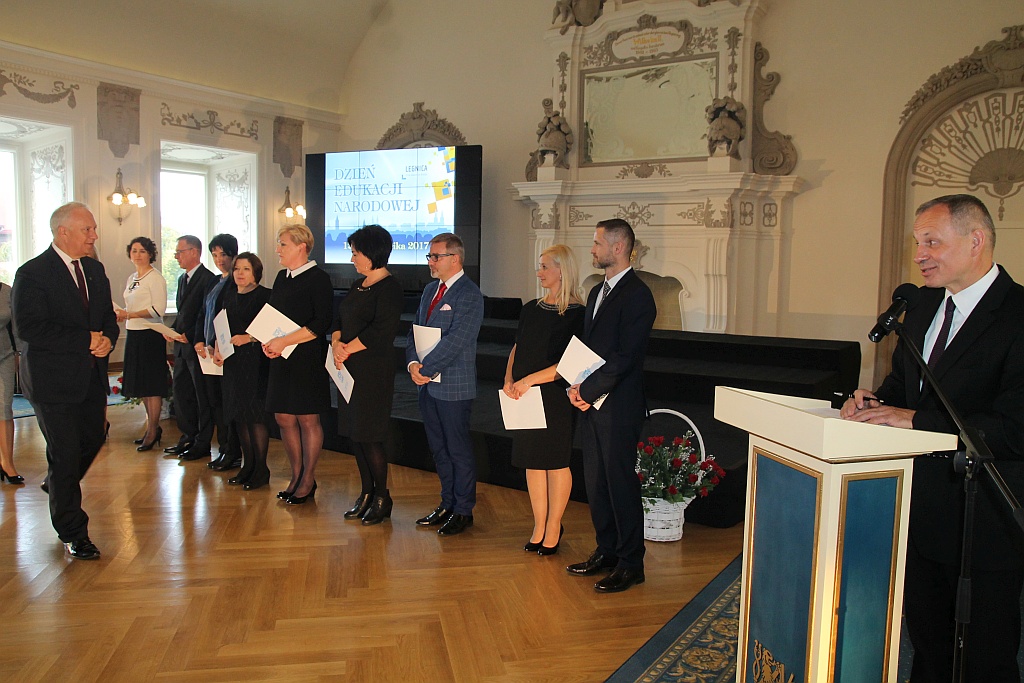 Prezydent nagrodził nauczycieli w Dniu Edukacji Narodowej
