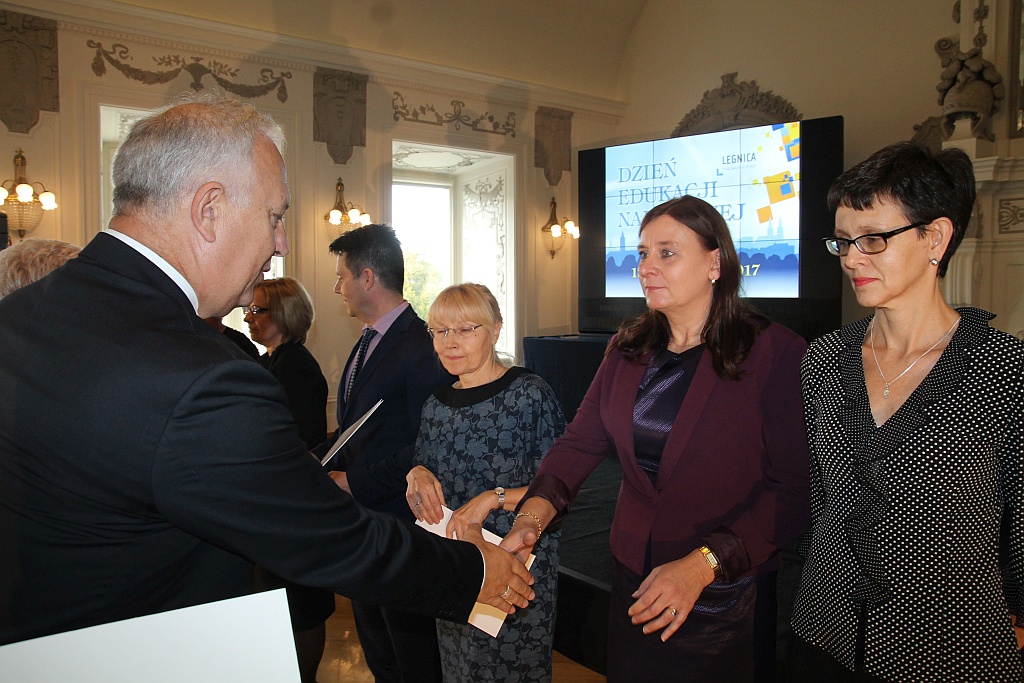 Prezydent nagrodził nauczycieli w Dniu Edukacji Narodowej
