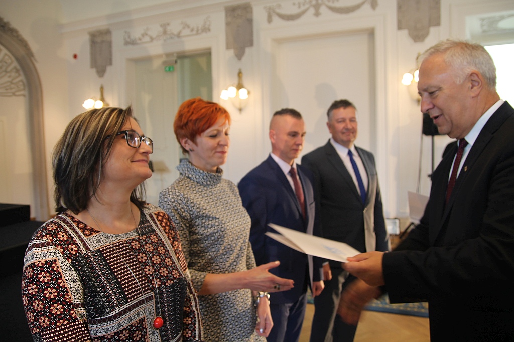 Prezydent nagrodził nauczycieli w Dniu Edukacji Narodowej