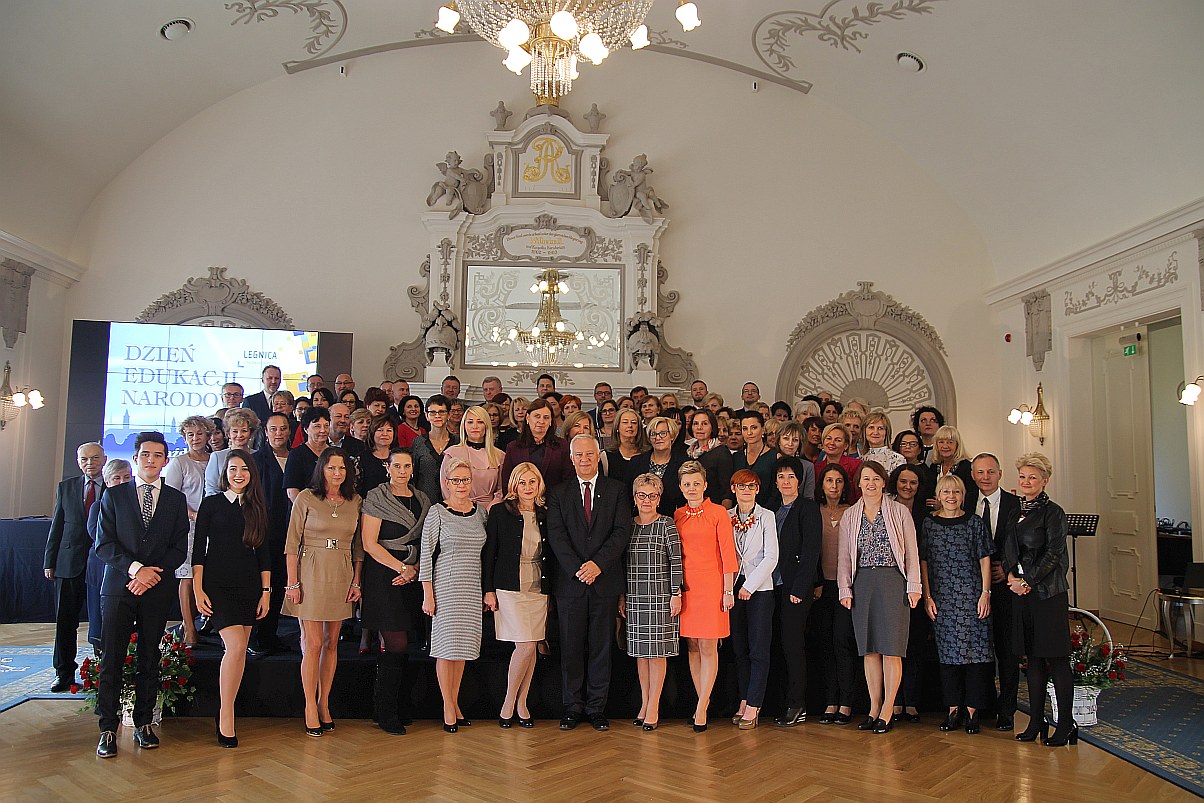 Prezydent nagrodził nauczycieli w Dniu Edukacji Narodowej