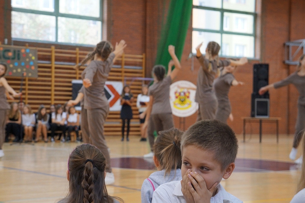 Występ uczniów ZSI przygotowany z okazji Dnia Edukacji Narodowej