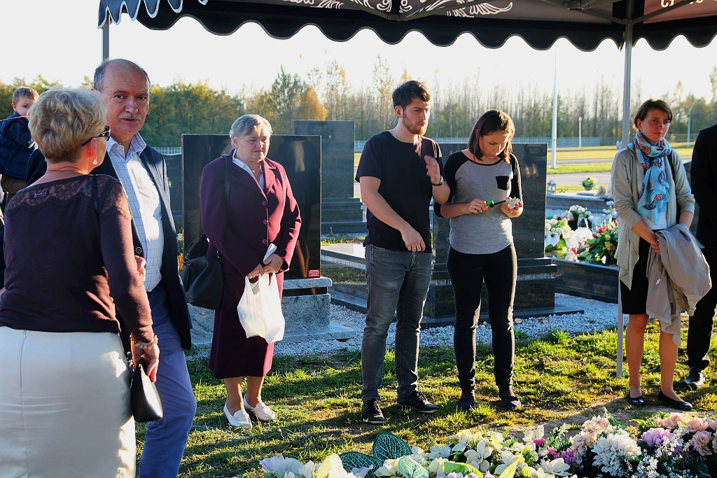Grób Dzieci Utraconych na cmentarzu w Jaszkowie
