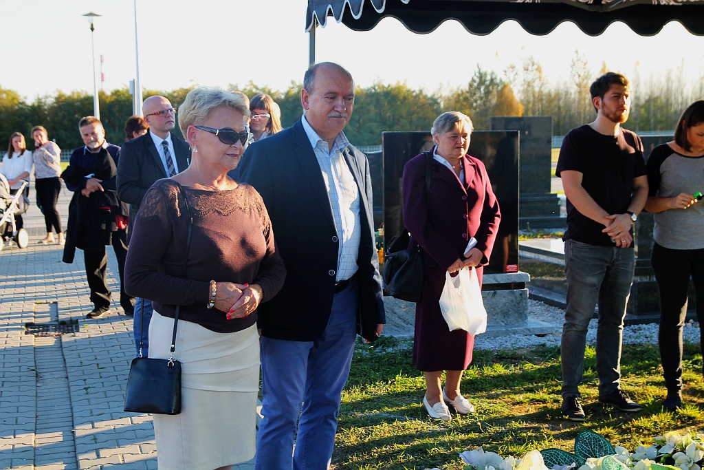 Grób Dzieci Utraconych na cmentarzu w Jaszkowie