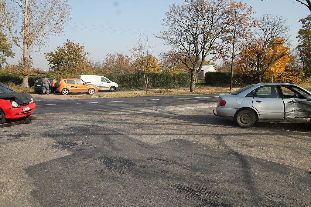 Kolizja na skrzyżowaniu ulic Koskowickiej i Fieldorfa
