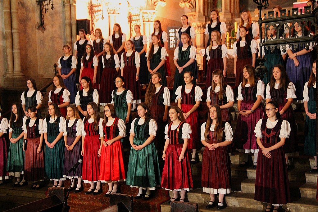 Koncert pochodzącego z Węgier Chóru Dziewczęcego Pro Musica