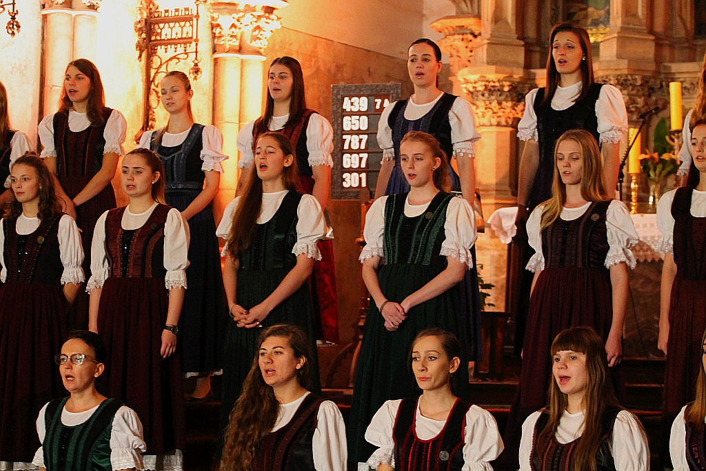 Koncert pochodzącego z Węgier Chóru Dziewczęcego Pro Musica