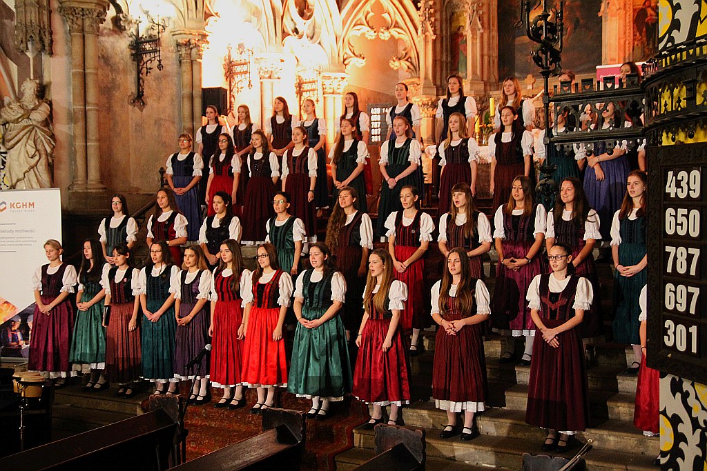 Koncert pochodzącego z Węgier Chóru Dziewczęcego Pro Musica