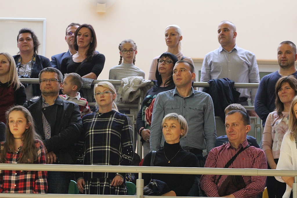 W legnickiej „dwudziestce” odbyło się pasowanie na ucznia