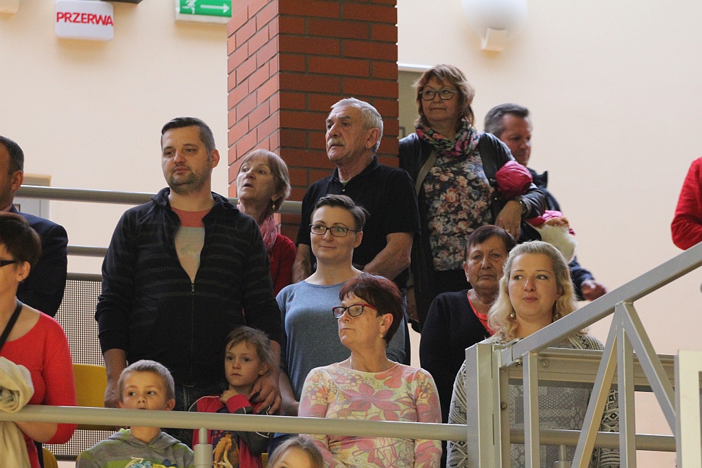 W legnickiej „dwudziestce” odbyło się pasowanie na ucznia