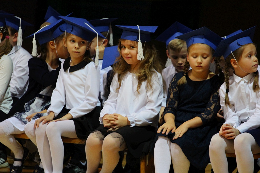 W legnickiej „dwudziestce” odbyło się pasowanie na ucznia