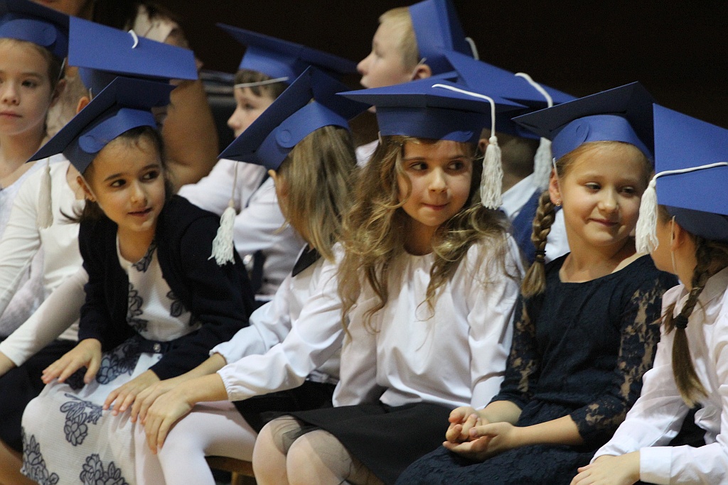 W legnickiej „dwudziestce” odbyło się pasowanie na ucznia