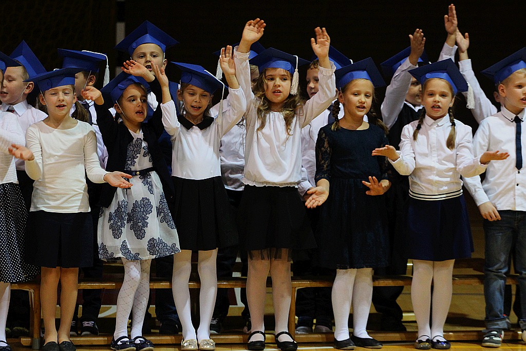 W legnickiej „dwudziestce” odbyło się pasowanie na ucznia