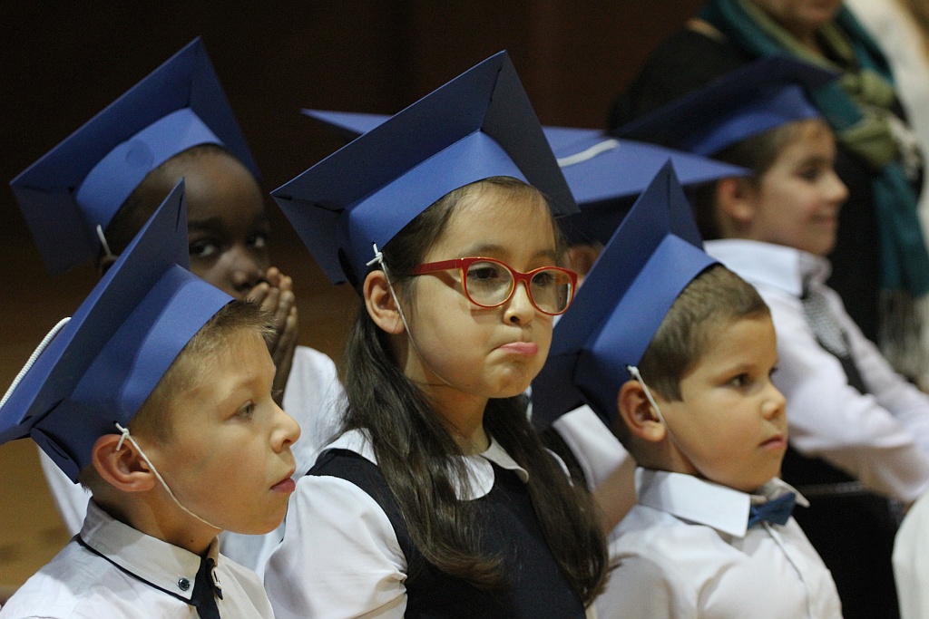 W legnickiej „dwudziestce” odbyło się pasowanie na ucznia