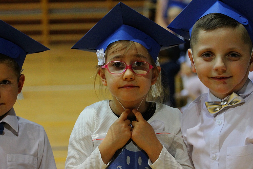 W legnickiej „dwudziestce” odbyło się pasowanie na ucznia