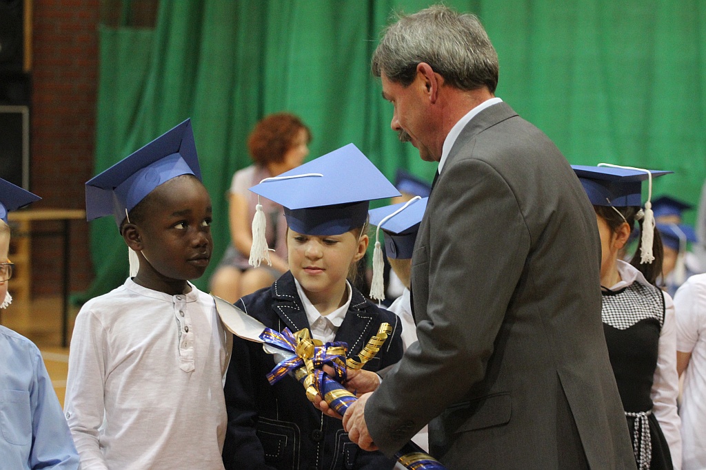 W legnickiej „dwudziestce” odbyło się pasowanie na ucznia