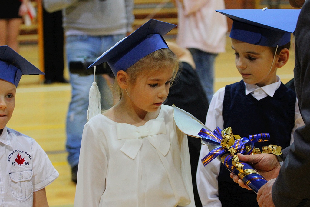 W legnickiej „dwudziestce” odbyło się pasowanie na ucznia