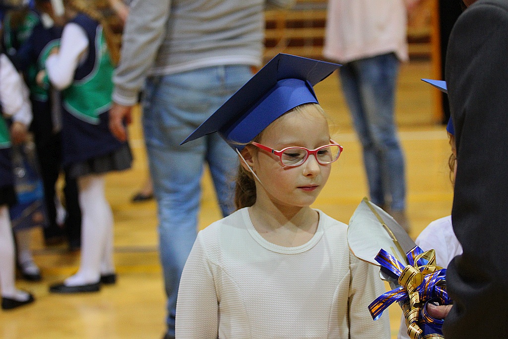 W legnickiej „dwudziestce” odbyło się pasowanie na ucznia