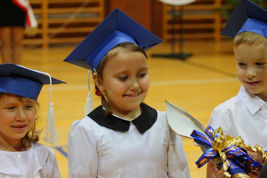 W legnickiej „dwudziestce” odbyło się pasowanie na ucznia