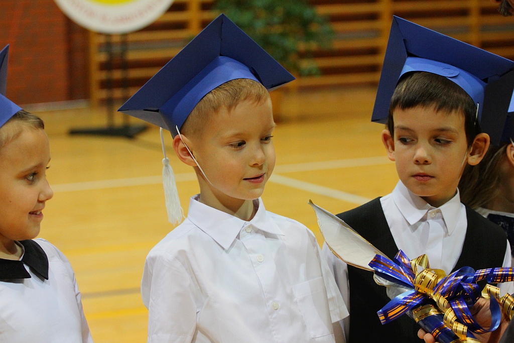 W legnickiej „dwudziestce” odbyło się pasowanie na ucznia