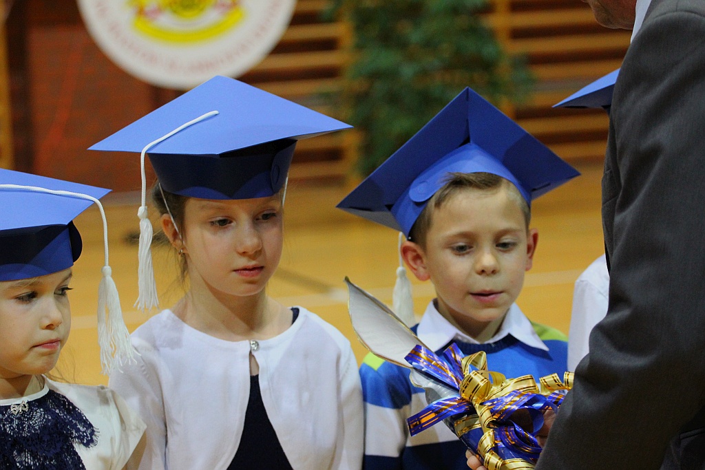 W legnickiej „dwudziestce” odbyło się pasowanie na ucznia