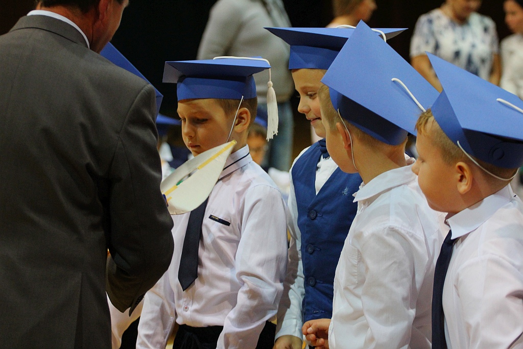 W legnickiej „dwudziestce” odbyło się pasowanie na ucznia