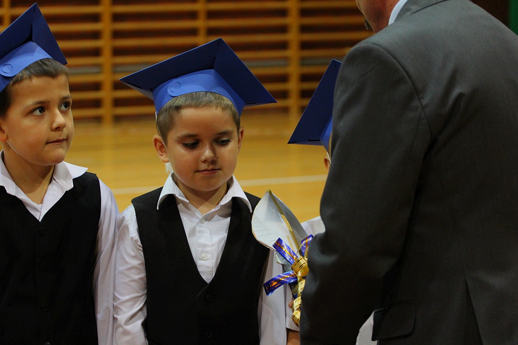 W legnickiej „dwudziestce” odbyło się pasowanie na ucznia