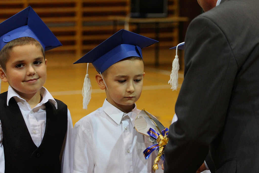 W legnickiej „dwudziestce” odbyło się pasowanie na ucznia