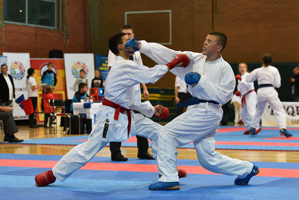 Karate na Piekarach. Tora druga w mistrzostwach