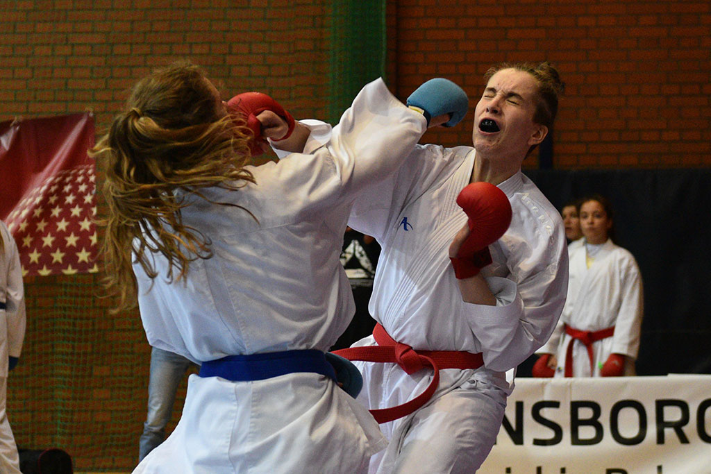 Karate na Piekarach. Tora druga w mistrzostwach
