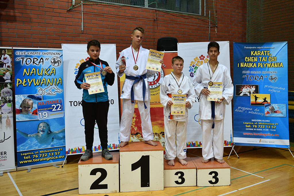 Karate na Piekarach. Tora druga w mistrzostwach