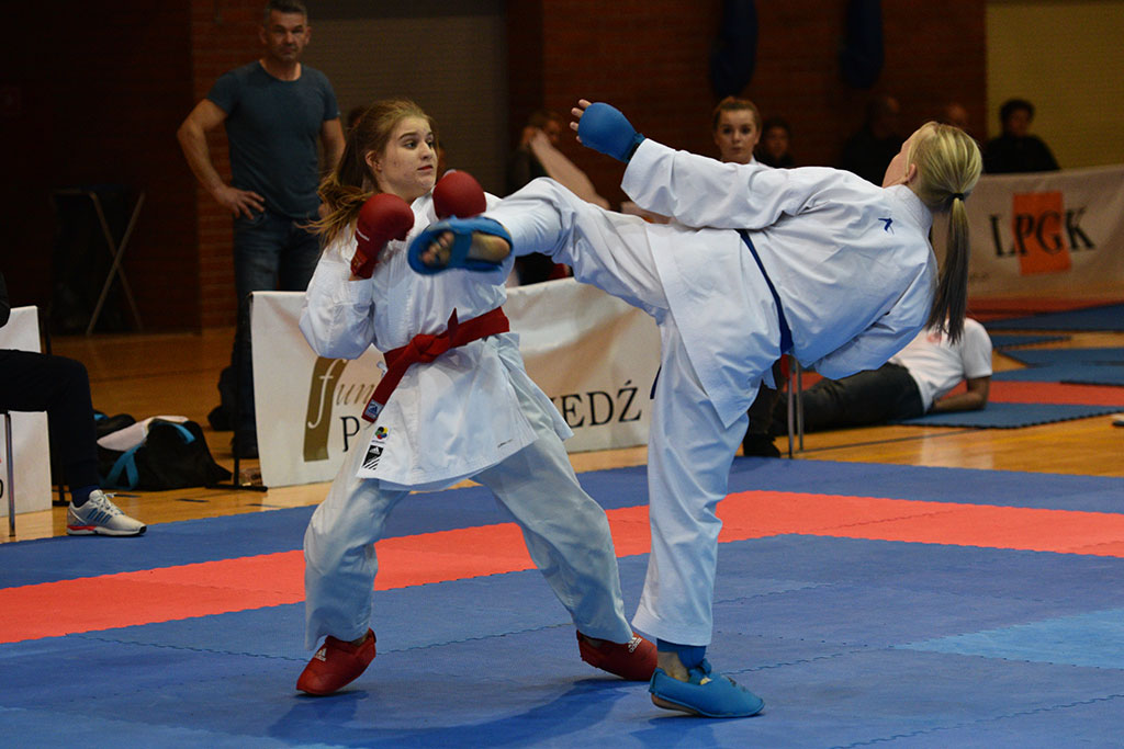 Karate na Piekarach. Tora druga w mistrzostwach