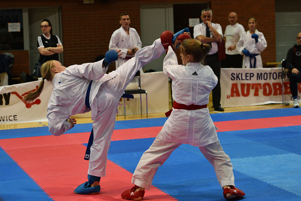 Karate na Piekarach. Tora druga w mistrzostwach