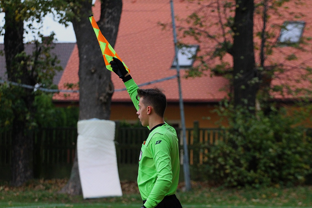 KS Legnickie Pole przegrał u siebie z Iskrą Księginice