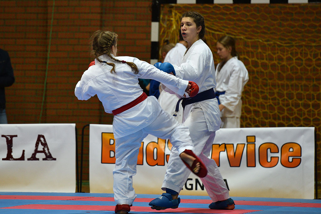 Karate na Piekarach. Tora druga w mistrzostwach