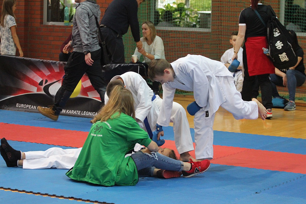 Karate na Piekarach. Tora druga w mistrzostwach