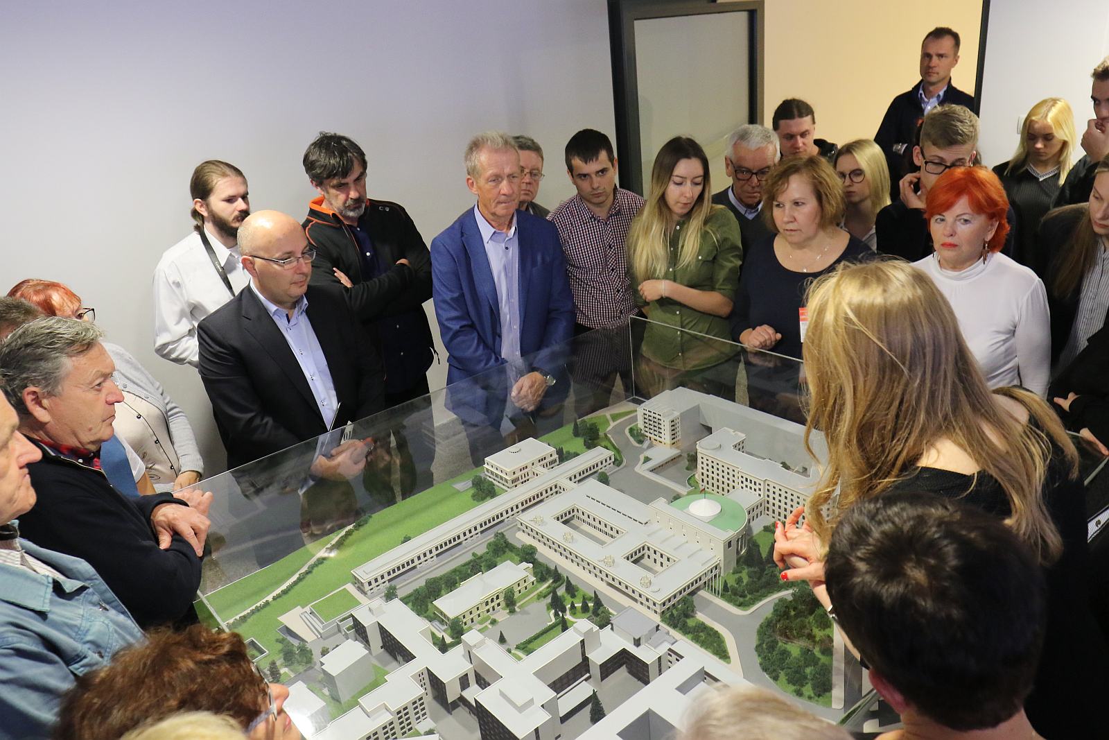 Poseł Kropiwnicki zaprosił legniczan na zwiedzanie Sejmu RP