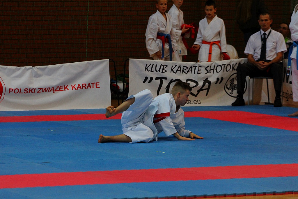 Karate na Piekarach. Tora druga w mistrzostwach