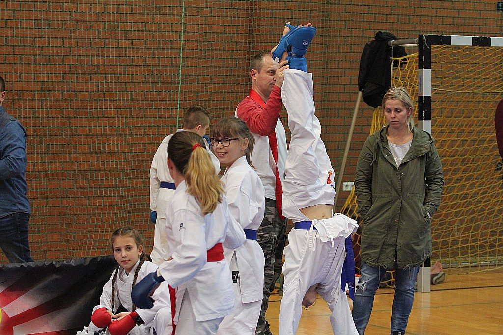 Karate na Piekarach. Tora druga w mistrzostwach