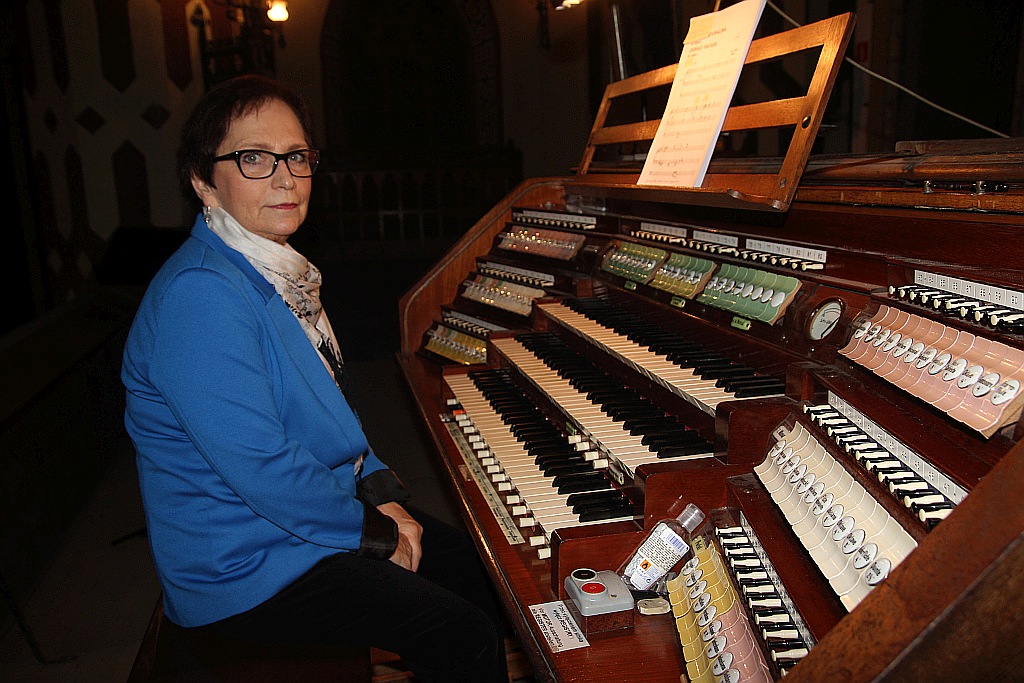 Irena Wisełka - Cieślar zagrała Nadzwyczajny Koncert Organowy