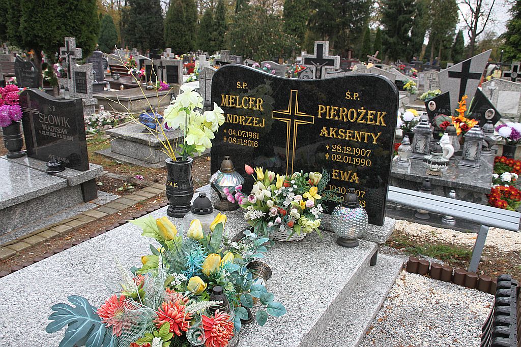 1 listopada, czyli dzień szczególny. Wspominamy legniczan