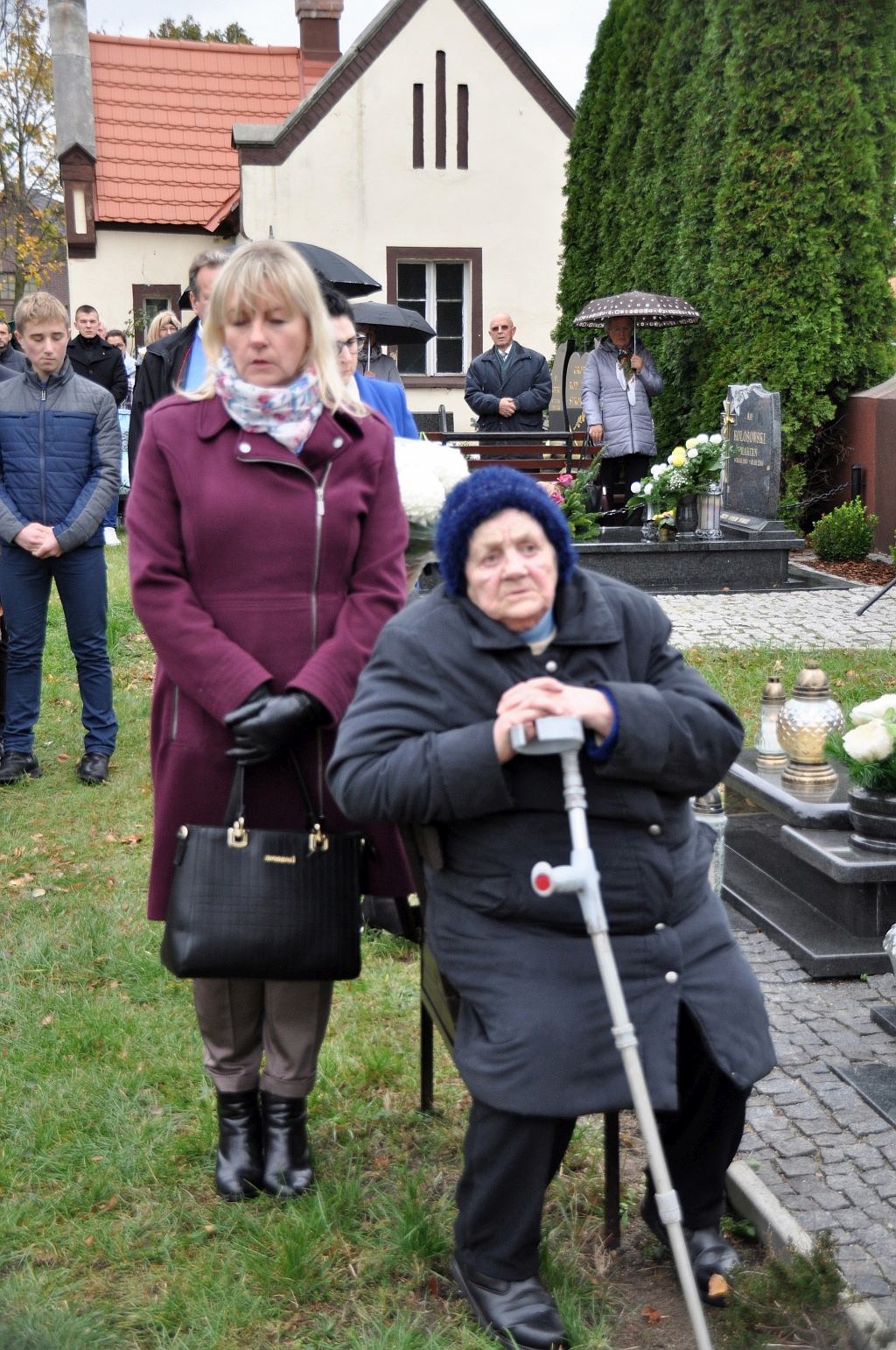 Uroczystość Wszystkich Świętych na cmentarzu w Prochowicach