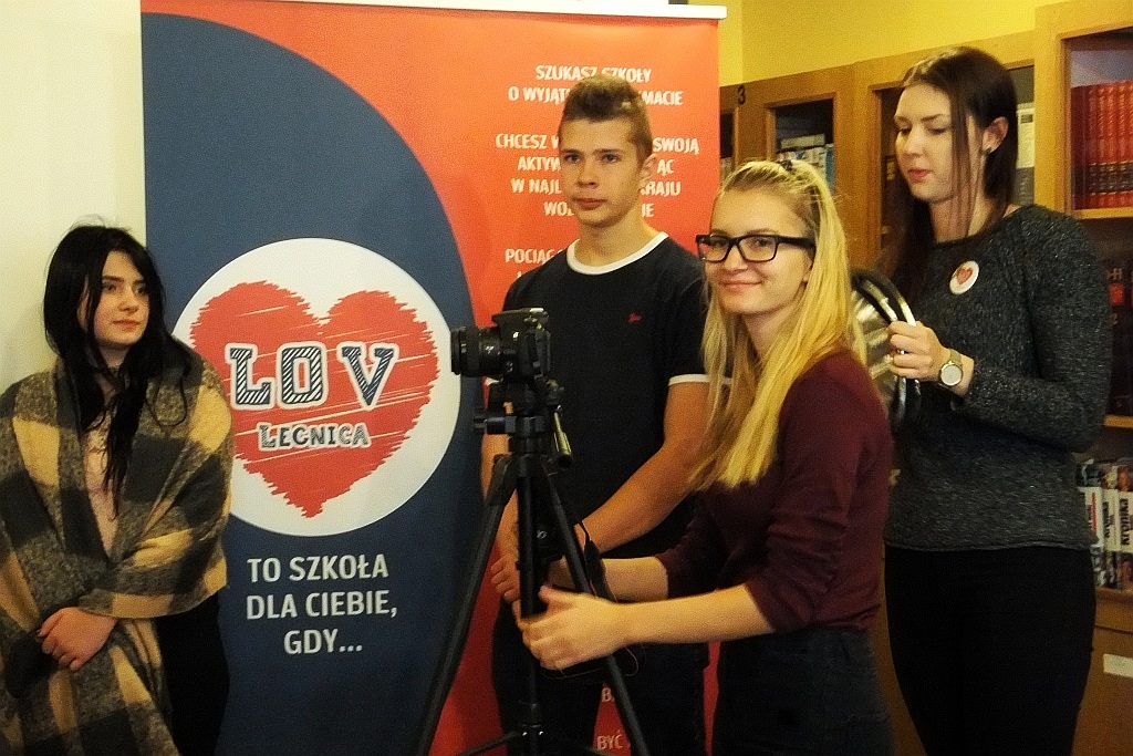 Gimnazjaliści z „dziewiątki” na warsztatach w „Heweliuszu”