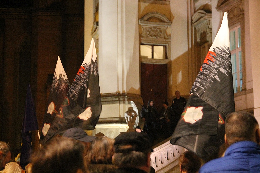 W niedzielne popołudnie oddali hołd Piotrowi Szczęsnemu