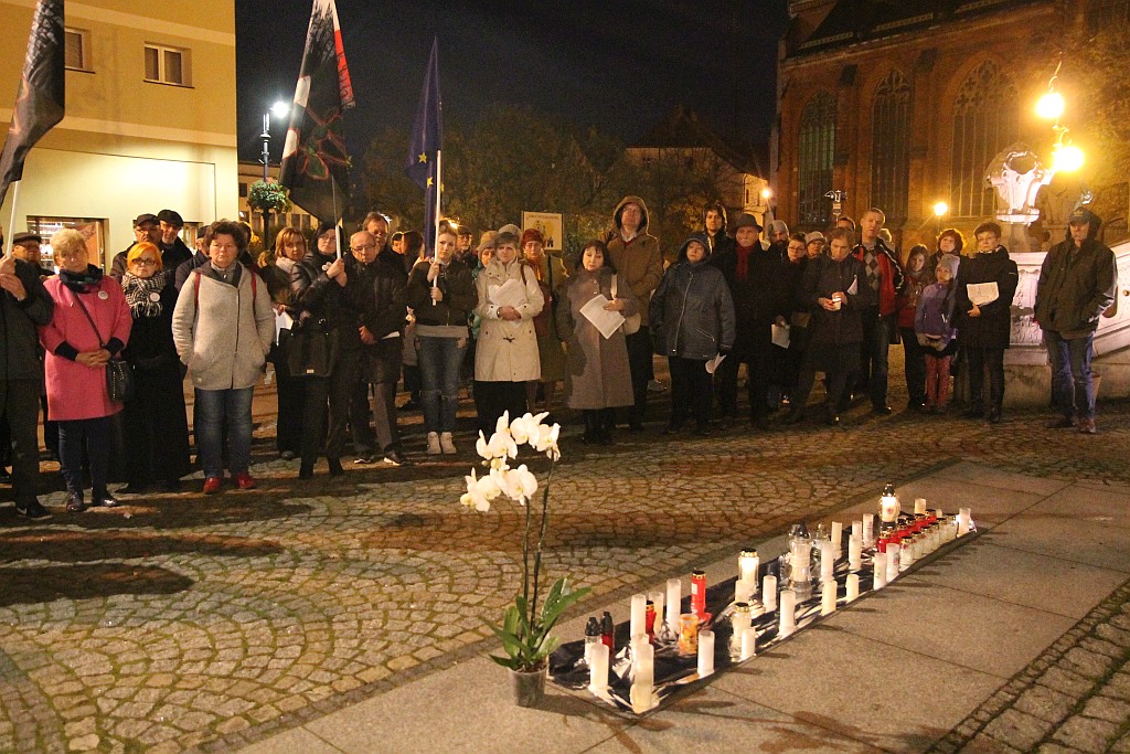 W niedzielne popołudnie oddali hołd Piotrowi Szczęsnemu
