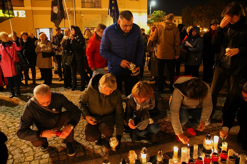 W niedzielne popołudnie oddali hołd Piotrowi Szczęsnemu