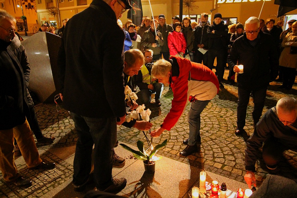 W niedzielne popołudnie oddali hołd Piotrowi Szczęsnemu