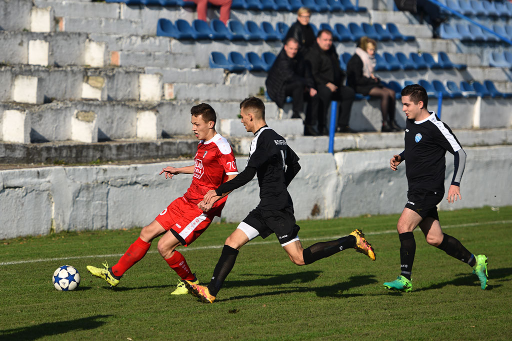 Piłkarze Konfeksu Legnica przegrali pierwszy mecz w sezonie
