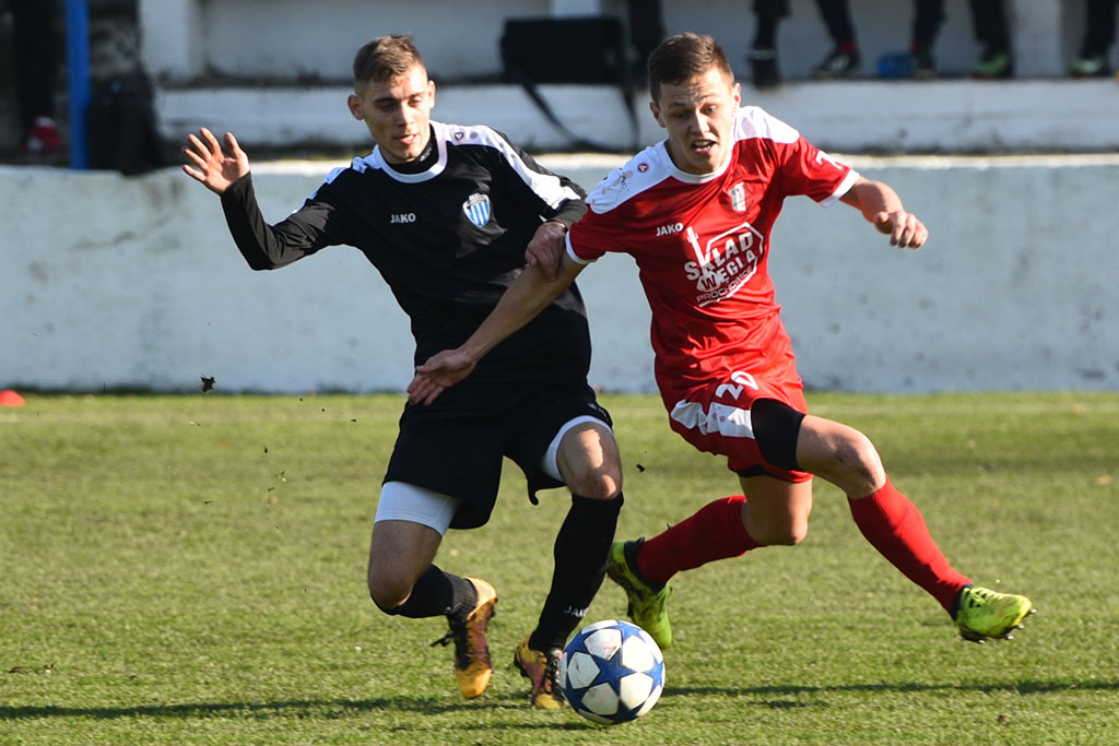 Piłkarze Konfeksu Legnica przegrali pierwszy mecz w sezonie
