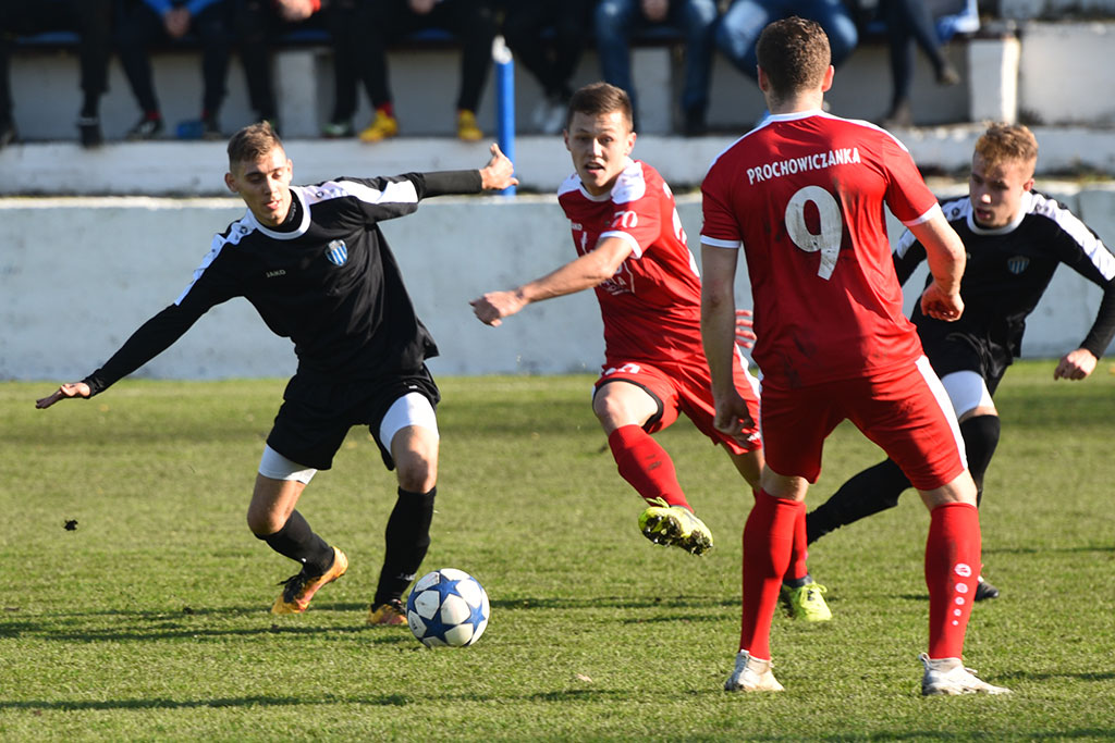 Piłkarze Konfeksu Legnica przegrali pierwszy mecz w sezonie