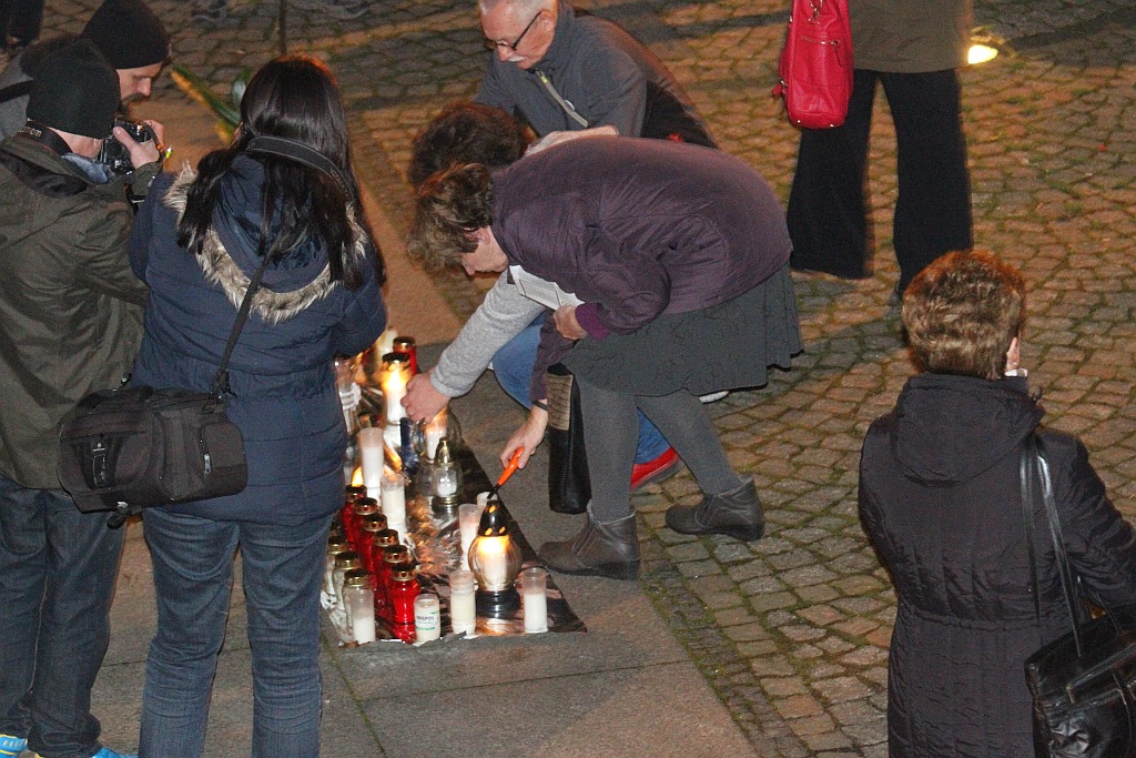 W niedzielne popołudnie oddali hołd Piotrowi Szczęsnemu